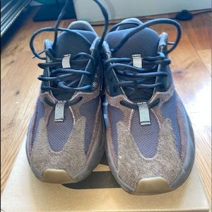 Yeezy boost 700 ‘Mauve’